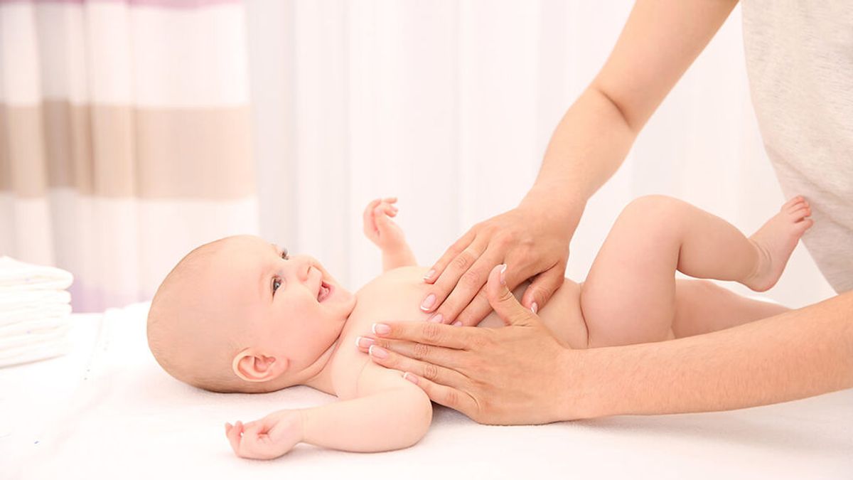 El aceite de masaje, clave para la hidratación y el descanso de tu bebé: lo que tendrás que tener en cuenta.