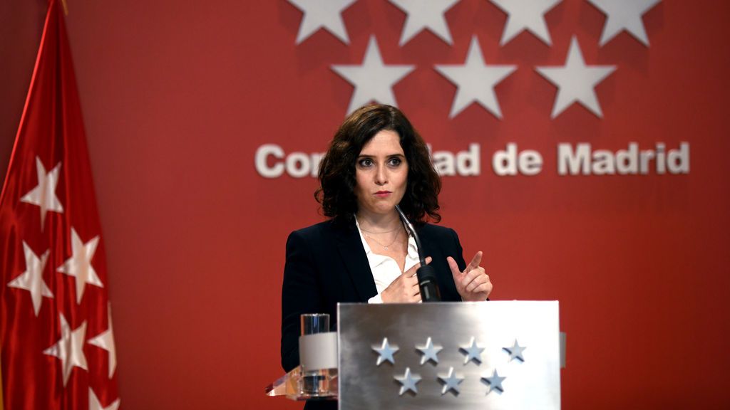 Ayuso acusa al Gobierno de dar "indultos y concesiones a etarras" y olvidarse de la pandemia Ayuso acusa al Gobierno de dar "indultos y concesiones a etarras" y olvidarse de la pandemia