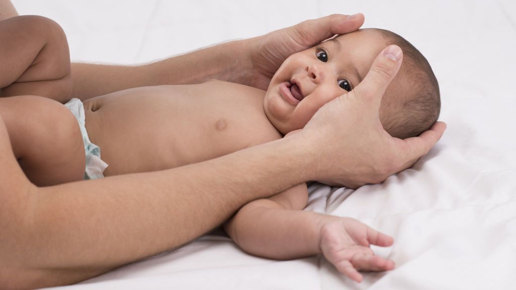 Habrá que comenzar masajeando ciertas zonas, como el abdomen, la espalda o la cabeza.