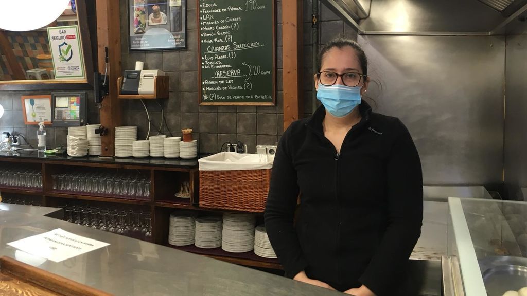Mónica, empleada del Bar Ángel de la calle Laurel