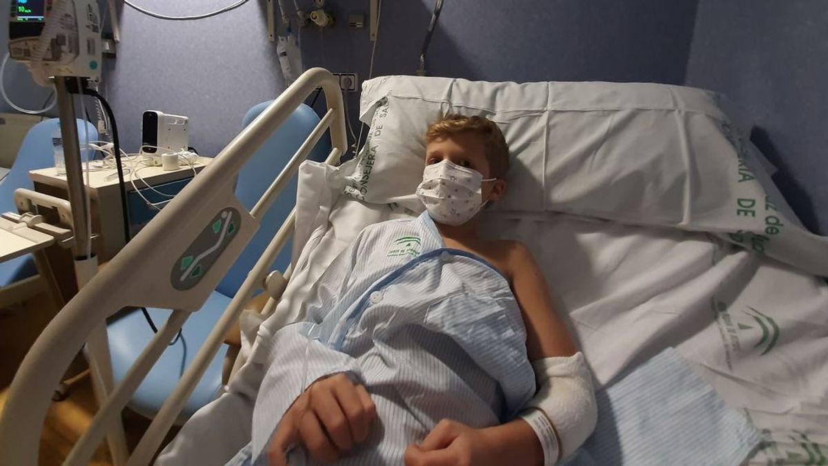 Ocho días en un hospital con Covid: la odisea de Raúl y su hijo de ocho años, aislados en una habitación Ocho días en un hospital con Covid: la odisea de Raúl y su hijo de ocho años, aislados en una habitación