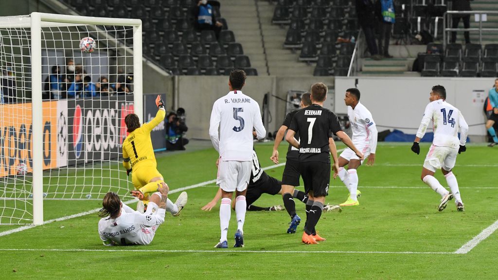 Casemiro marca el gol del empate ante el Gladbach. Casemiro marca el gol del empate ante el Gladbach.