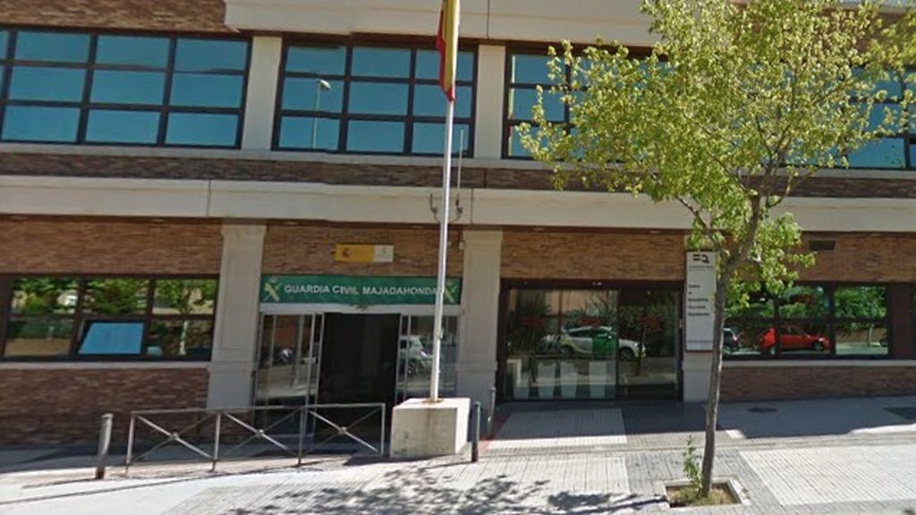 Detenido por atacar brutalmente a su madre octogenaria con un hacha en Madrid Detenido por atacar brutalmente a su madre octogenaria con un hacha en Madrid