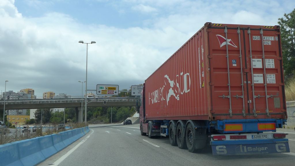 Un camión abandonando el puerto de Algeciras