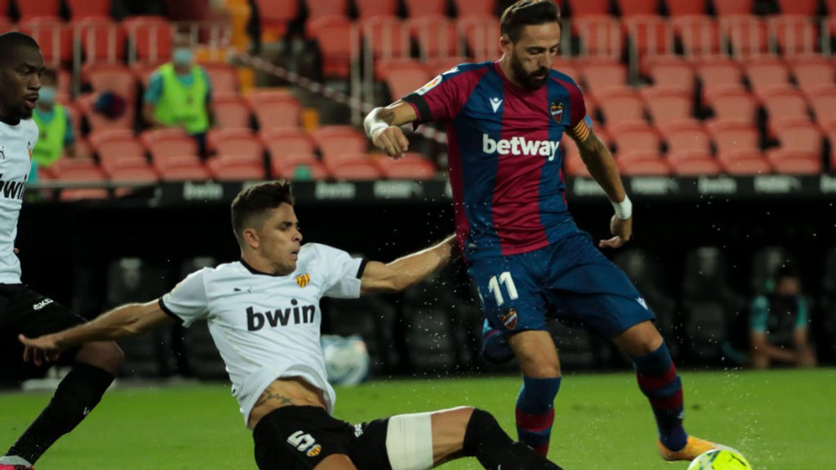 Consumo avisa a 25 clubes de fútbol: deben extinguir sus contratos con las casas de apuestas esta temporada Consumo avisa a 25 clubes de fútbol: deben extinguir sus contratos con las casas de apuestas esta temporada