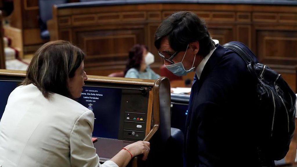 Una amplia mayoría del Congreso respalda el estado de alarma pero critica la ausencia de Sánchez Una amplia mayoría del Congreso respalda el estado de alarma pero critica la ausencia de Sánchez