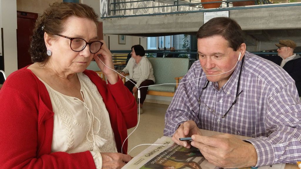 Aida con su hijo Marcelino, en una de las visitas a la residencia