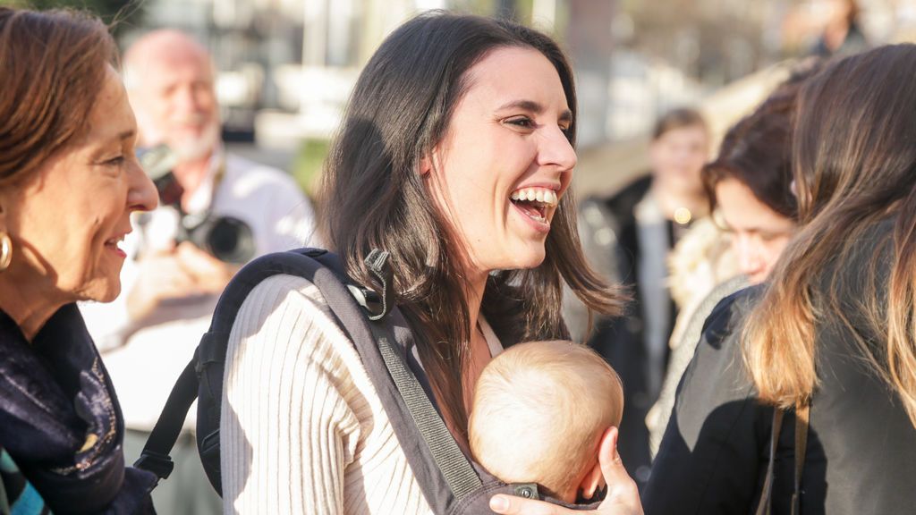 Irene Montero justifica la expulsión de Rodríguez durante su baja por maternidad: "La política no para" Irene Montero justifica la expulsión de Rodríguez durante su baja por maternidad: "La política no para"