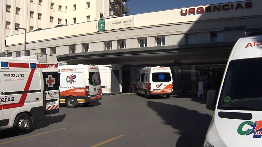 Los hospitales de Granada, desbordados por el coronavirus: “Lo más eficaz en este momento es el confinamiento domiciliario” Los hospitales de Granada, desbordados por el coronavirus: “Lo más eficaz en este momento es el confinamiento domiciliario”