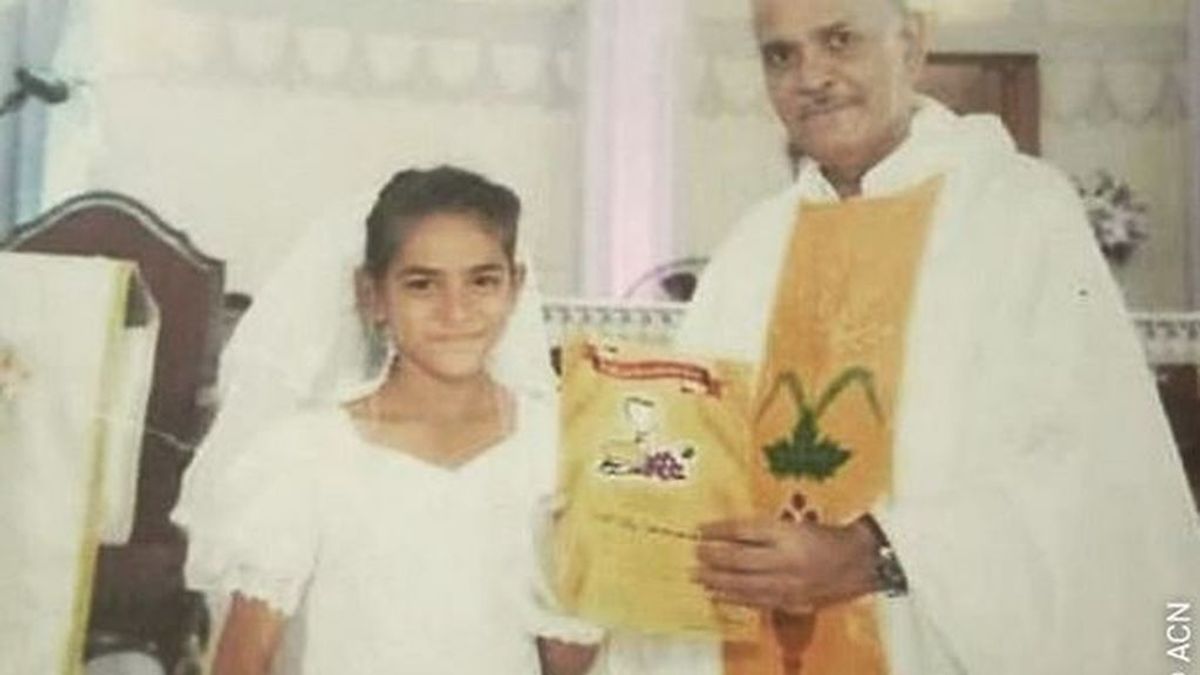 La justicia pakistaní acepta el matrimonio de un hombre de 44 años con una niña de 13 a la que raptó y convirtió al islam
