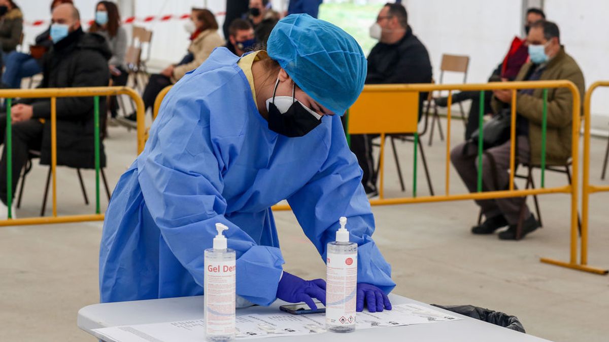 Suben a 42 los muertos diarios en Madrid, que notifica 2.458 contagios más Suben a 42 los muertos diarios en Madrid, que notifica 2.458 contagios más