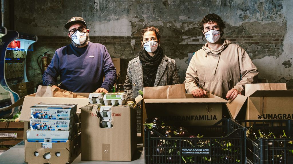 'Health Warriors' o activistas de la comida: de repartir raciones a sanitarios, a alimentar 5.000 familias vulnerables 'Health Warriors' o activistas de la comida: de repartir raciones a sanitarios, a alimentar 5.000 familias vulnerables