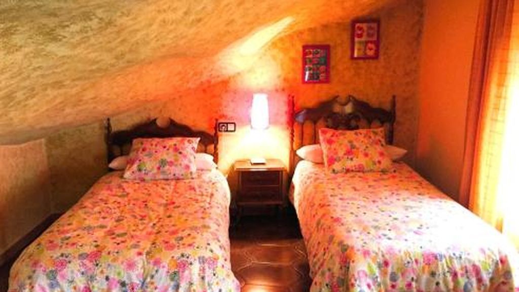 Una habitación de las casa rural "Cuevas del Sol"