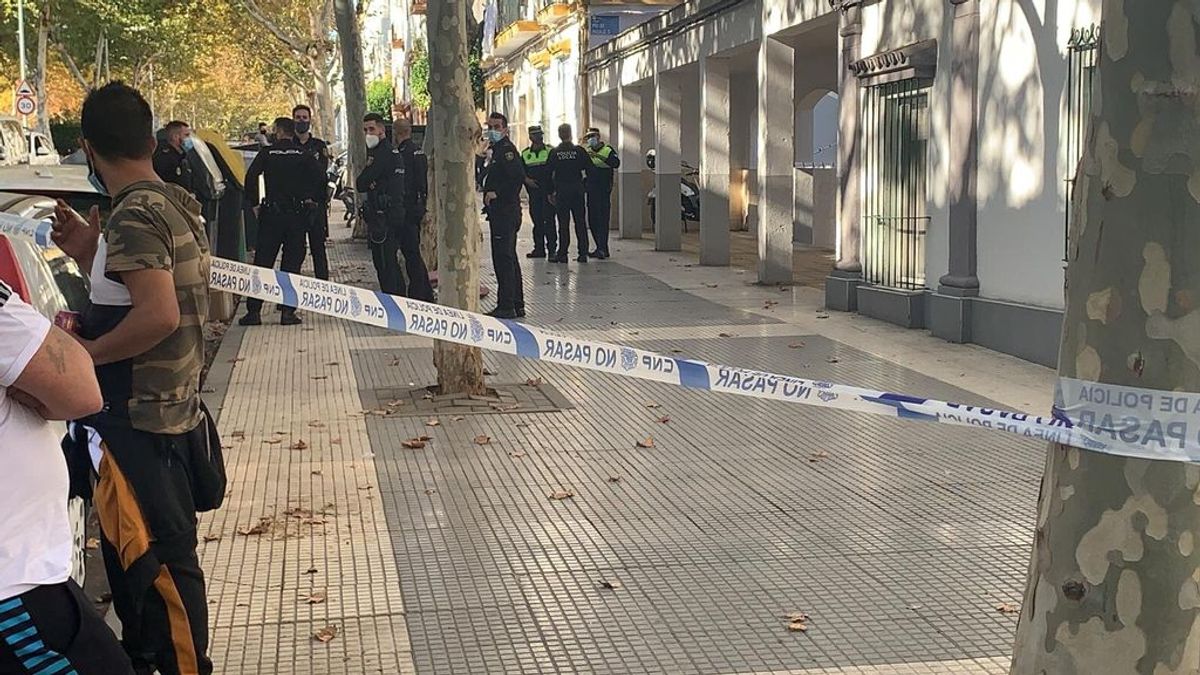 Un hombre tira al contenedor una bolsa con una cabeza descuartizada en Huelva Un hombre tira al contenedor una bolsa con una cabeza descuartizada en Huelva