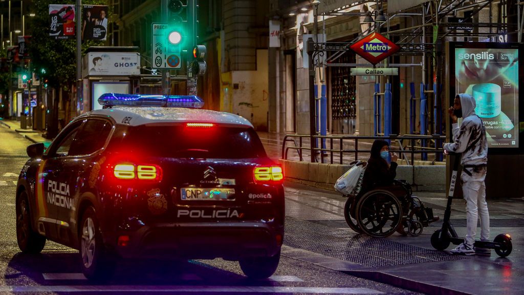 La Policía Municipal de Madrid intervino anoche 105 fiestas privadas y 22 botellones La Policía Municipal de Madrid intervino anoche 105 fiestas privadas y 22 botellones