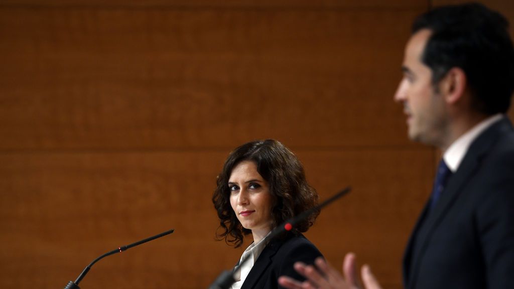 Ayuso no oculta sus discrepancias con Aguado y crítica "que todo el mundo opine" sobre las medidas en Madrid Ayuso no oculta sus discrepancias con Aguado y crítica "que todo el mundo opine" sobre las medidas en Madrid