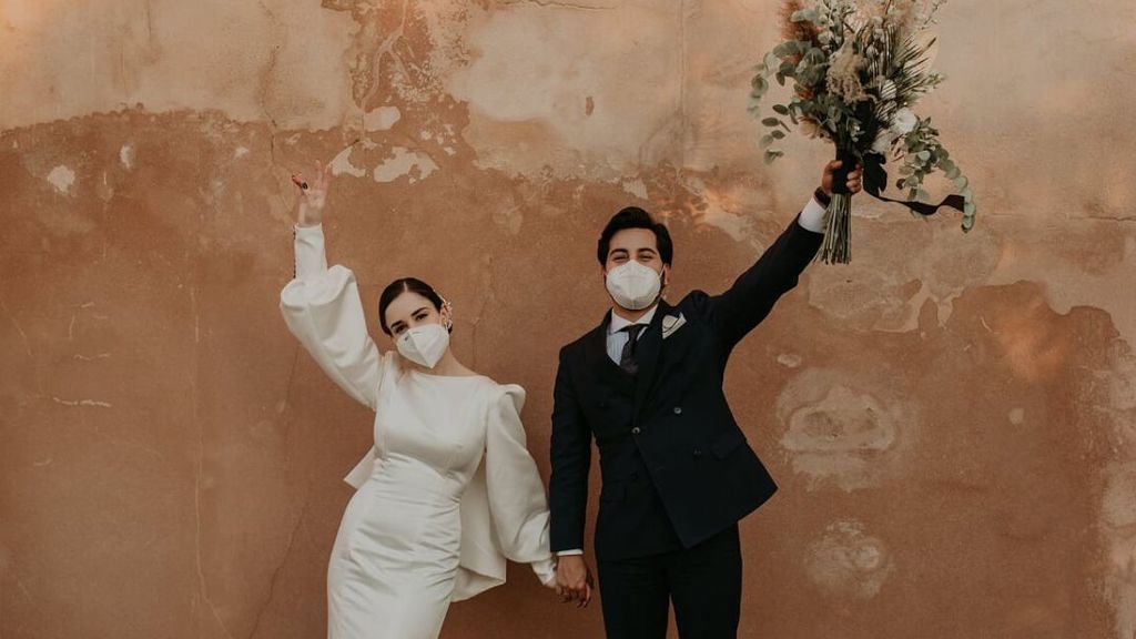 7 mascarillas de diseño para novias con las que triunfarás el día de tu boda: así podrás ir segura y a la moda.