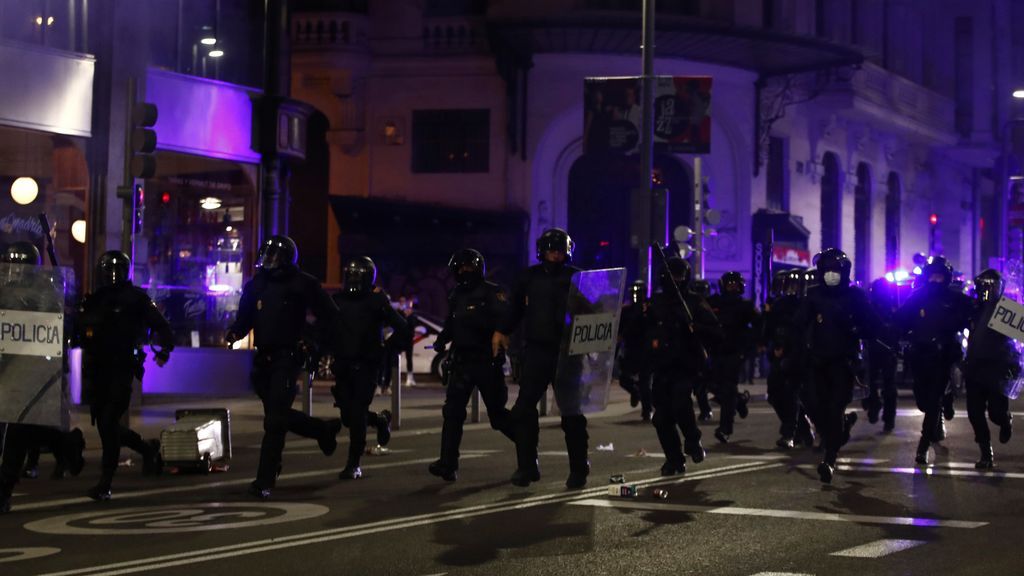 Noche de violentos disturbios en el centro de Madrid: 32 detenidos y tres policías heridos