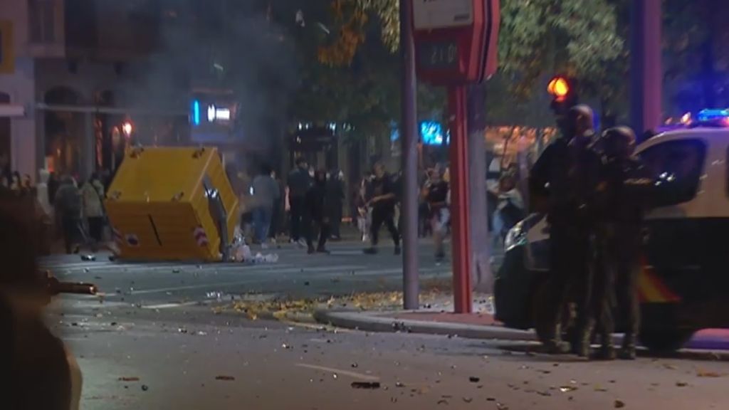 Segunda noche con protestas violentas en toda España ante las restricciones