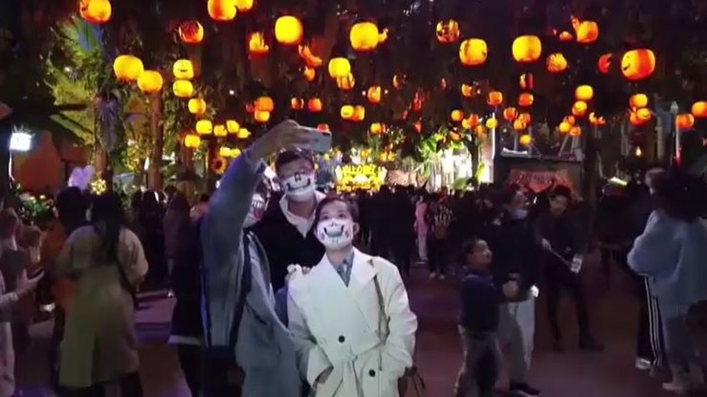 China celebra Halloween con casi total normalidad