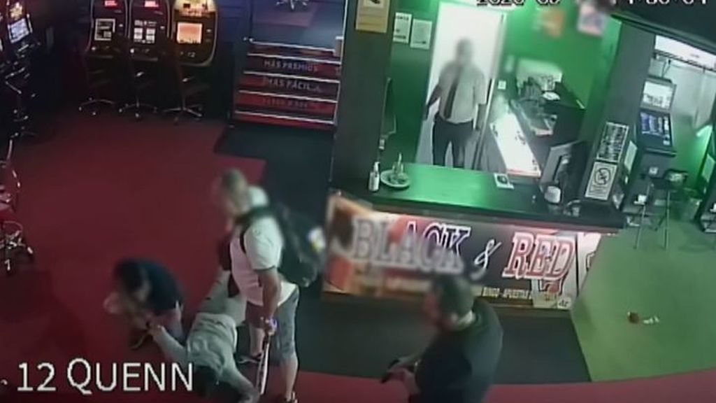 La Guardia Civil detiene a una banda criminal que atracó a mano armada una sucursal y un mini casino en Tenerife