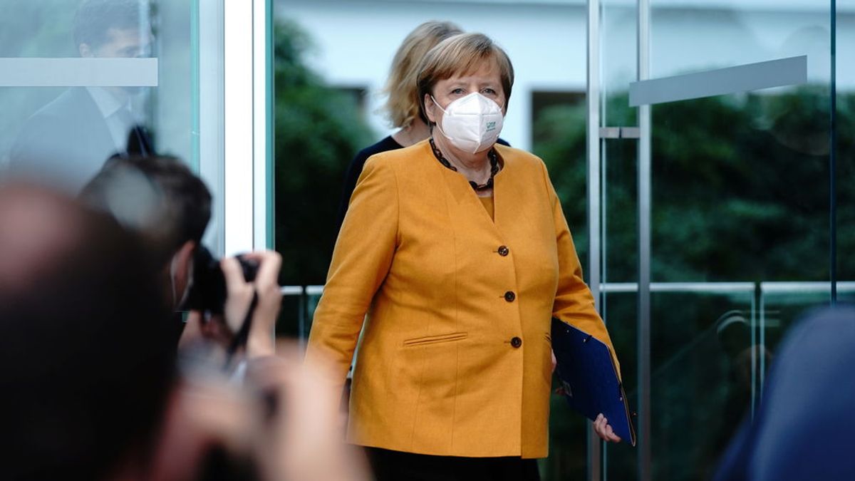 Merkel defiende su “confinamiento light” el día de su entrada en vigor: “la luz del túnel aún está lejos” Merkel defiende su “confinamiento light” el día de su entrada en vigor: “la luz del túnel aún está lejos”