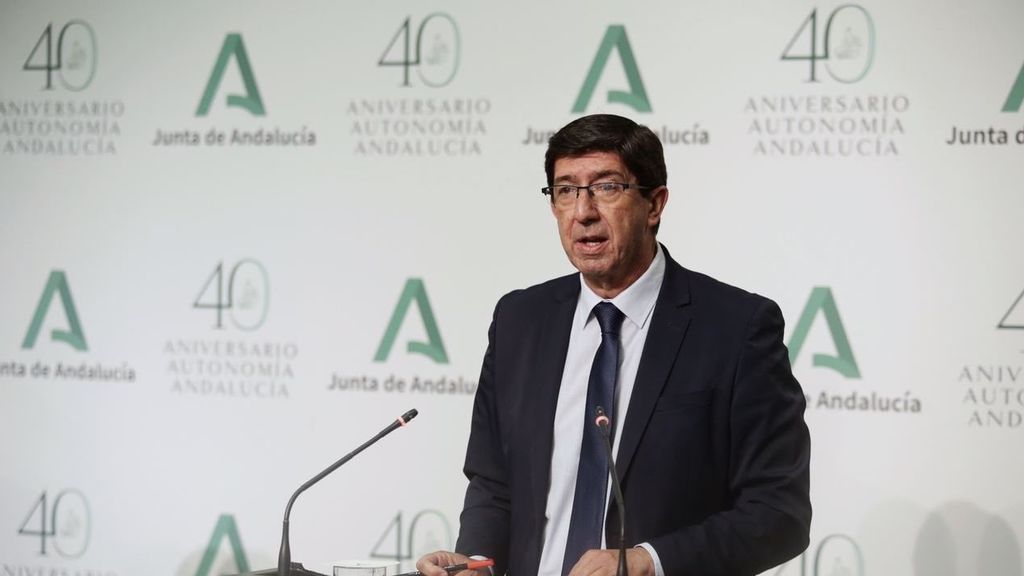La Junta de Andalucía advierte: "Tememos que el confinamiento domiciliario va a llegar" La Junta de Andalucía advierte: "Tememos que el confinamiento domiciliario va a llegar"