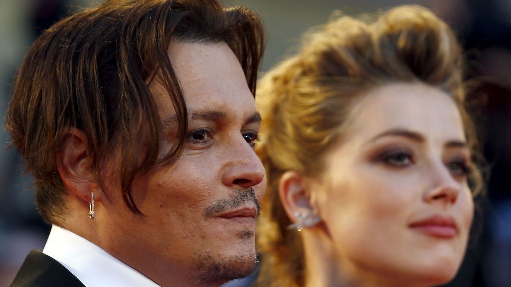 Depp y esposa