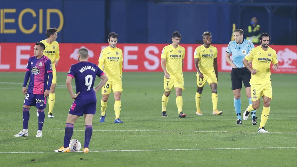 Los jugadores del Villarreal celebran un gol ante el Valladolid.