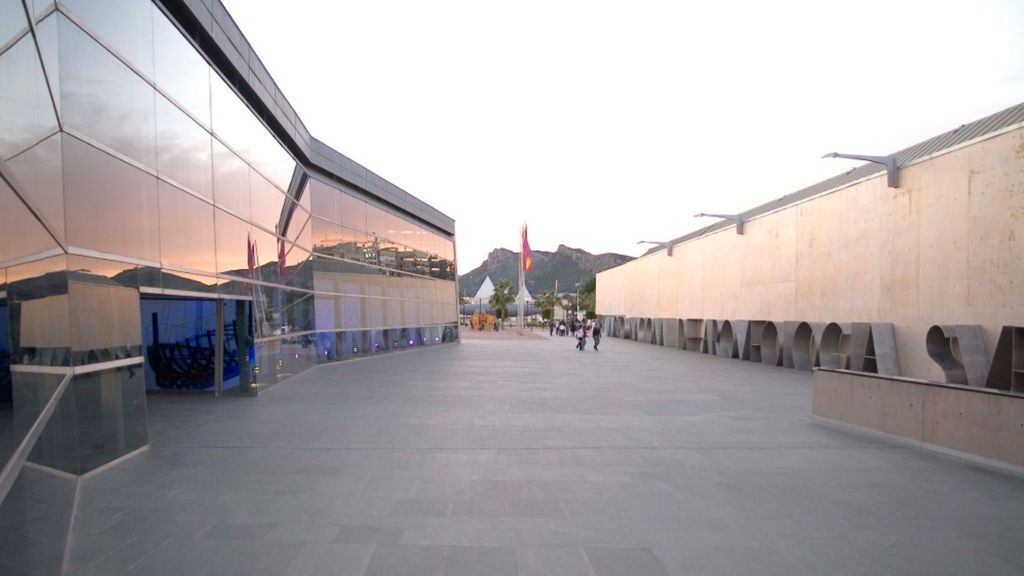 Hospitalizados tres trabajadores con quemaduras químicas mientras limpiaban las tuberías de un museo en Cartagena Hospitalizados tres trabajadores con quemaduras químicas mientras limpiaban las tuberías de un museo en Cartagena