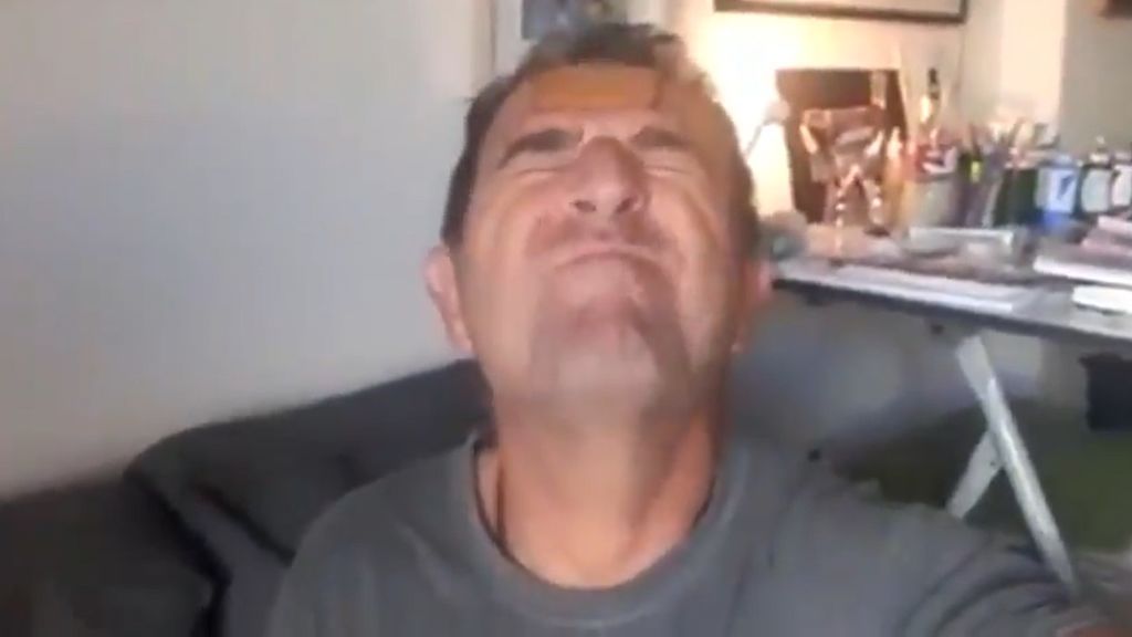 Polémica por el último vídeo del Delegado de Salud en Málaga: se graba en plena pandemia haciendo el ‘reto de la galleta’ para medir su estrés Polémica por el último vídeo del Delegado de Salud en Málaga: se graba en plena pandemia haciendo el ‘reto de la galleta’ para medir su estrés