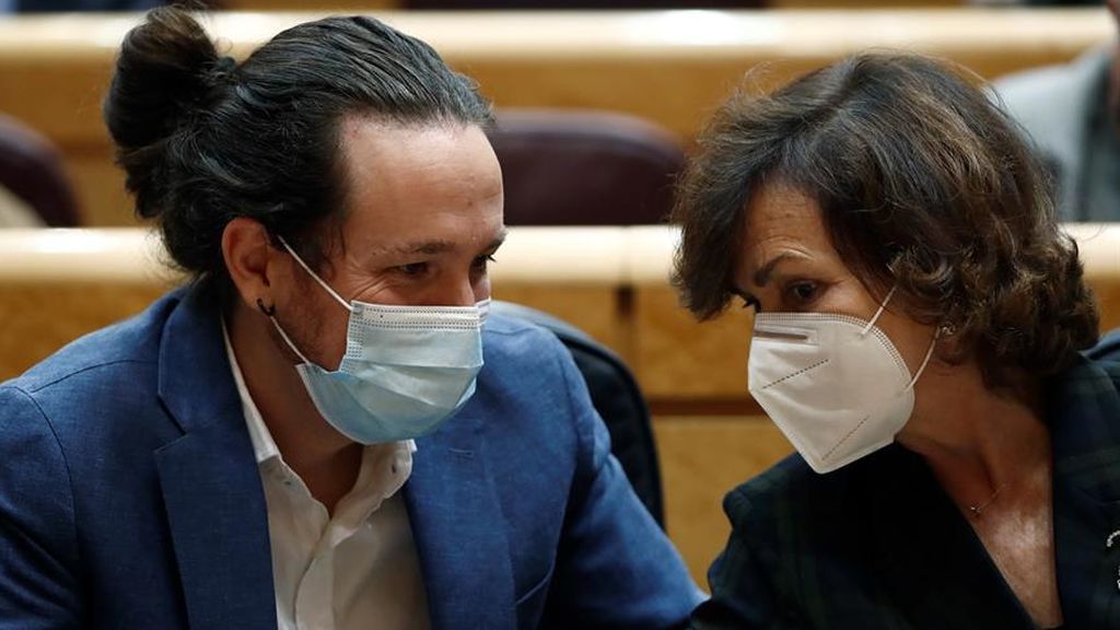 Los vicepresidentes Carmen Calvo y Pablo Iglesias en la sesión de control del Senado Los vicepresidentes Carmen Calvo y Pablo Iglesias en la sesión de control del Senado