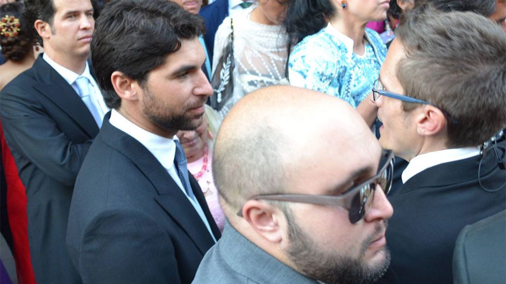 Kiko Rivera con Cayetano Rivera en la boda de su hermano Fran