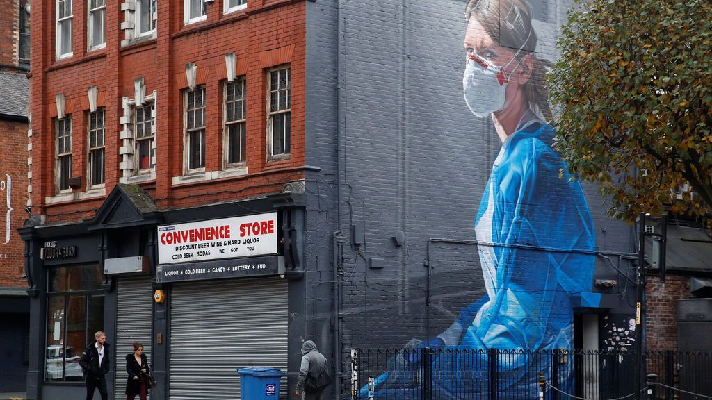 Mural sobre la pandemia de covid19 en Manchester, Inglaterra