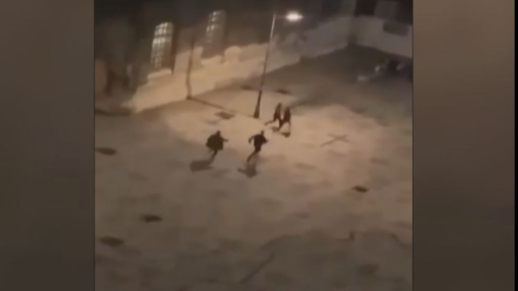 Se busca a uno de los terroristas de Viena: dispararon a quemarropa a varios transeúntes