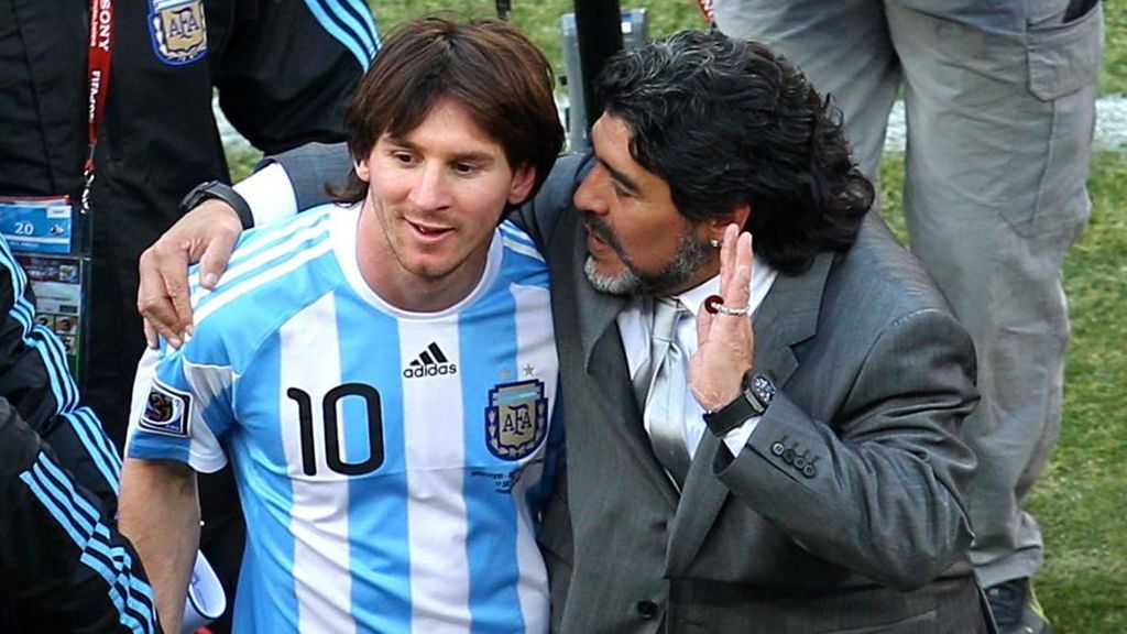 El emotivo mensaje de ánimo de Messi a Maradona: "Mi familia y yo te queremos ver bien lo antes posible"