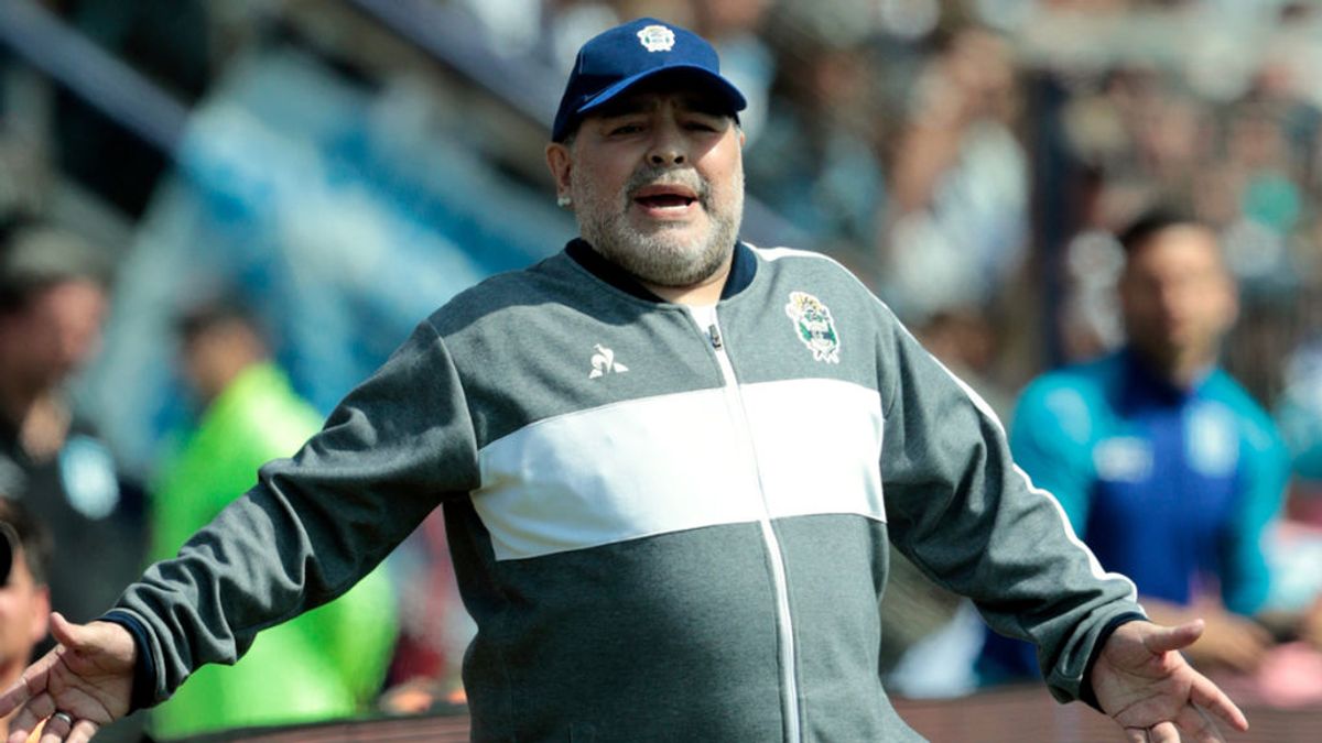 Maradona, operado con éxito de su hematoma en el cerebro Maradona, operado con éxito de su hematoma en el cerebro