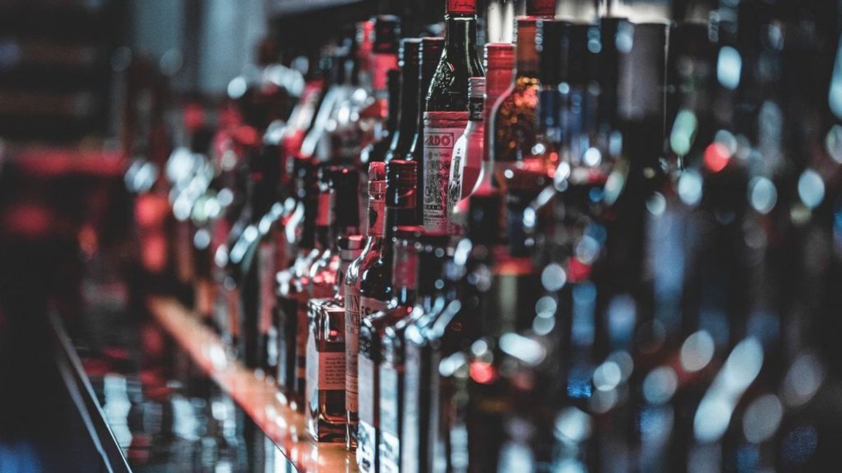 Botellas con oro o un whisky de 30.000 euros: estas y otras de las bebidas más lujosas del mercado