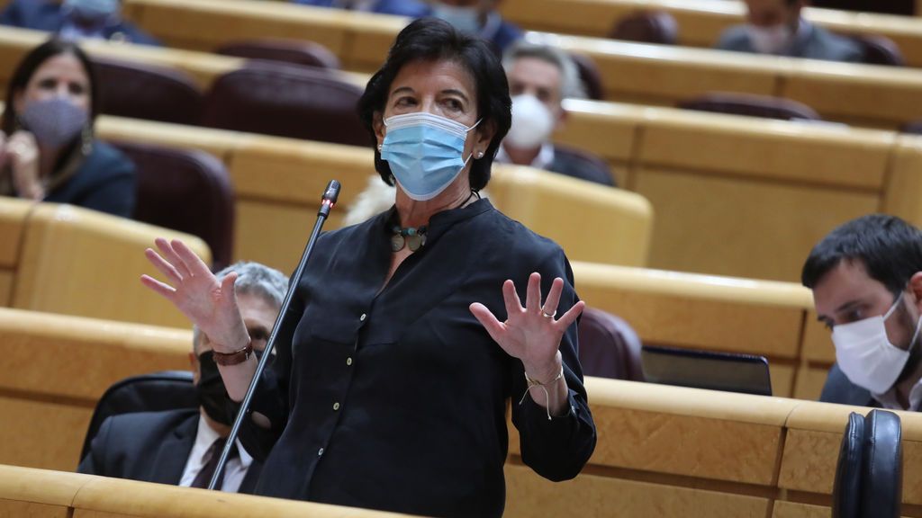 La ministra de Educación, Isabel Celaá, en la sesión de control del Senado La ministra de Educación, Isabel Celaá, en la sesión de control del Senado