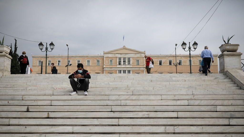 Grecia decreta un confinamiento de tres semana para frenar los contagios Grecia decreta un confinamiento de tres semana para frenar los contagios