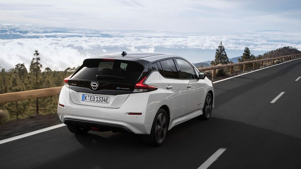 NISSAN LEAF 4