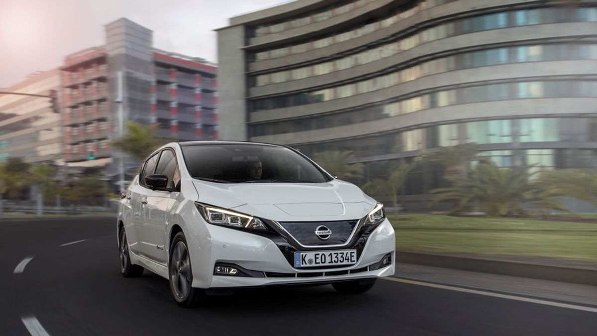 Nissan Leaf, una berlina eléctrica para la ciudad por 18.200 euros si te acoges al plan Moves Nissan Leaf, una berlina eléctrica para la ciudad por 18.200 euros si te acoges al plan Moves