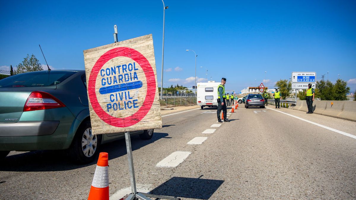 A las 00.00 entra en vigor el confinamiento perimetral de Madrid ante el puente de La Almudena A las 00.00 entra en vigor el confinamiento perimetral de Madrid ante el puente de La Almudena