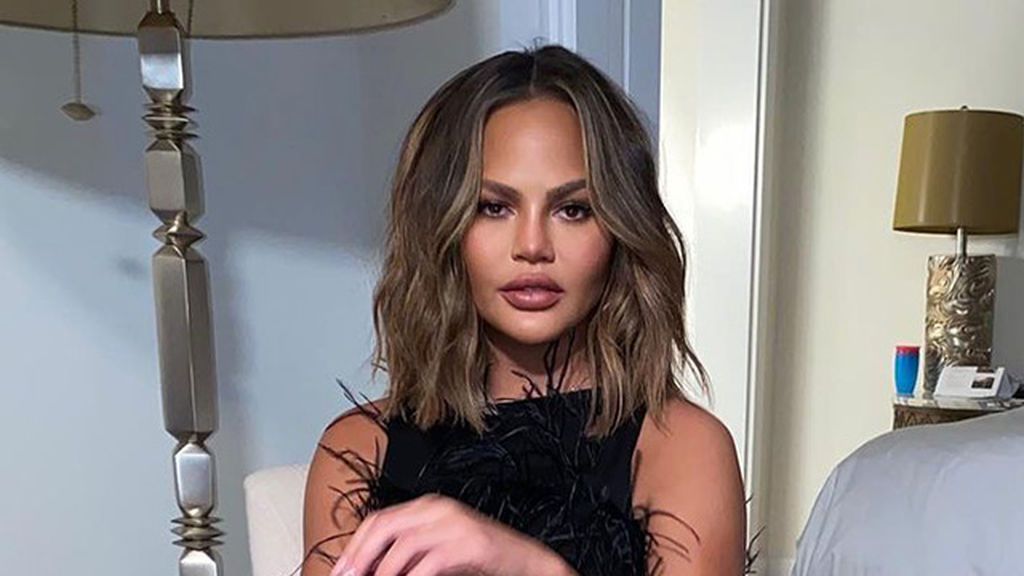 @chrissyteigen