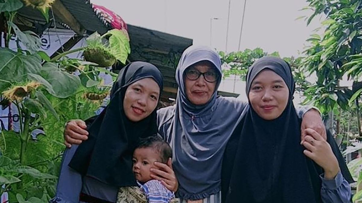 Unas gemelas indonesias se reencuentran 24 años después gracias a TikTok Unas gemelas indonesias se reencuentran 24 años después gracias a TikTok
