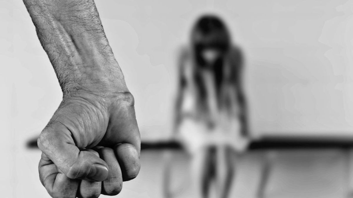 Un padre viola a su hija de forma continuada durante más de 23 años: la joven tuvo 4 hijos fruto de los abusos