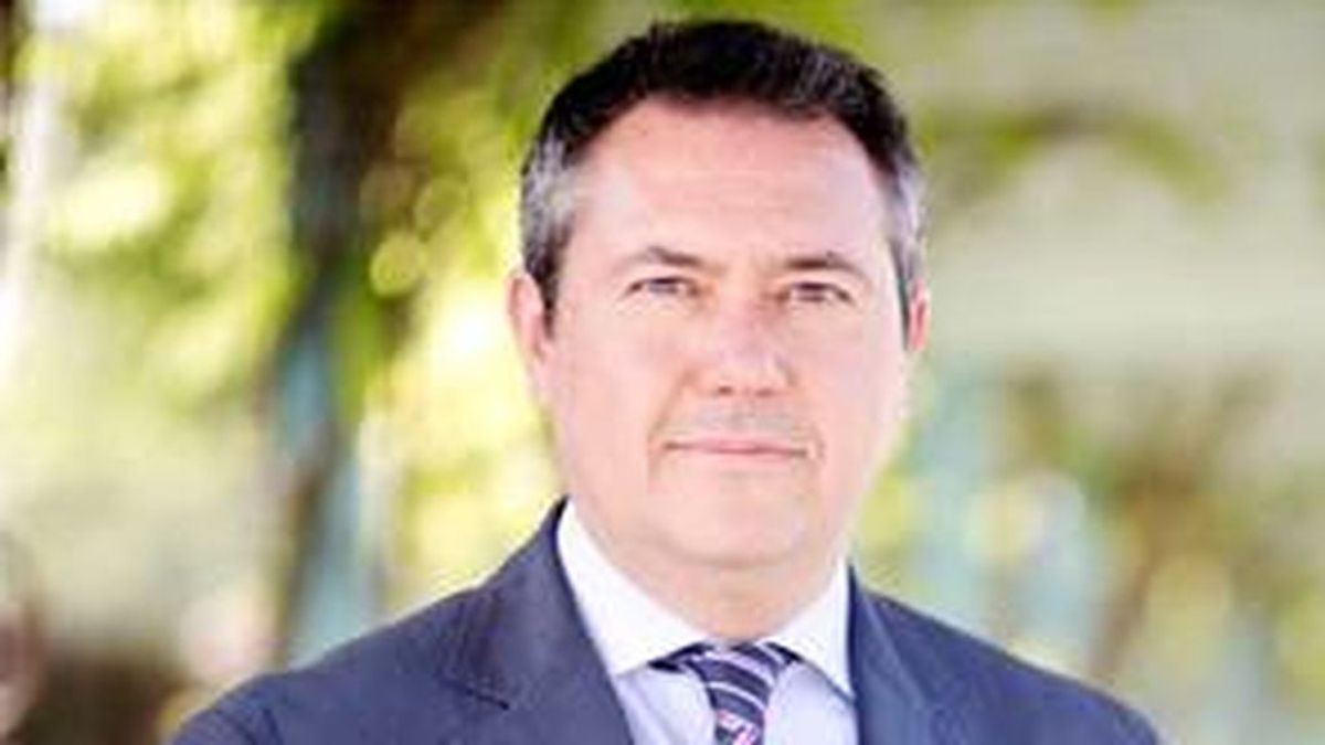 El alcalde de Sevilla confinado en su casa por contacto con un positivoA El alcalde de Sevilla confinado en su casa por contacto con un positivoA