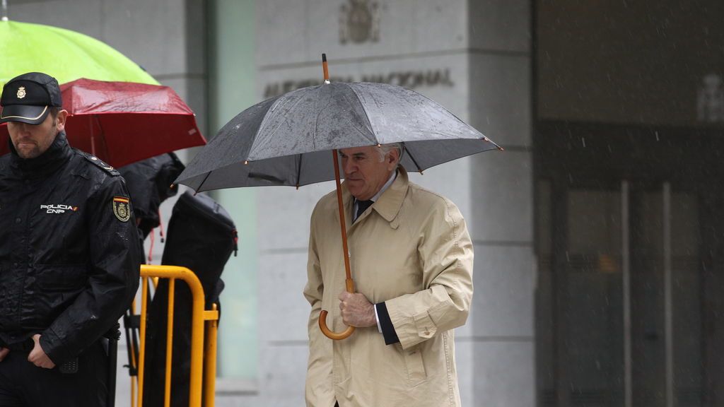 Barcenas entierra el hacha de guerra: no habrá grabaciones contra el PP Barcenas entierra el hacha de guerra: no habrá grabaciones contra el PP