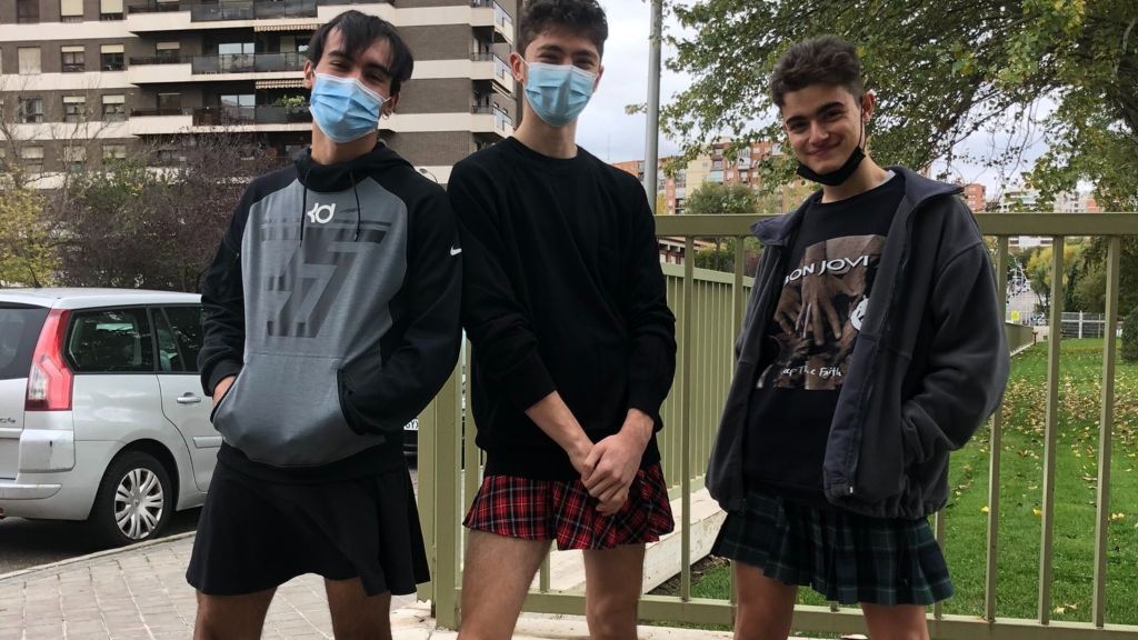 #Todosconfalda: la revolución que un joven ha iniciado en toda España para ir al instituto sin prejuicios