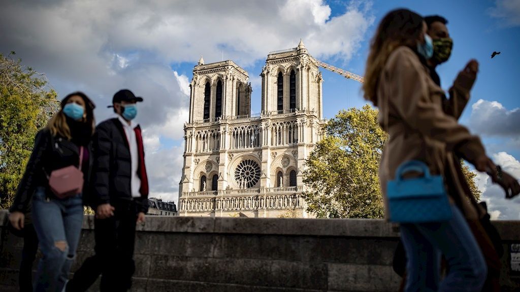 Francia supera los 60.000 contagios diarios y registra 828 nuevas muertes Francia supera los 60.000 contagios diarios y registra 828 nuevas muertes